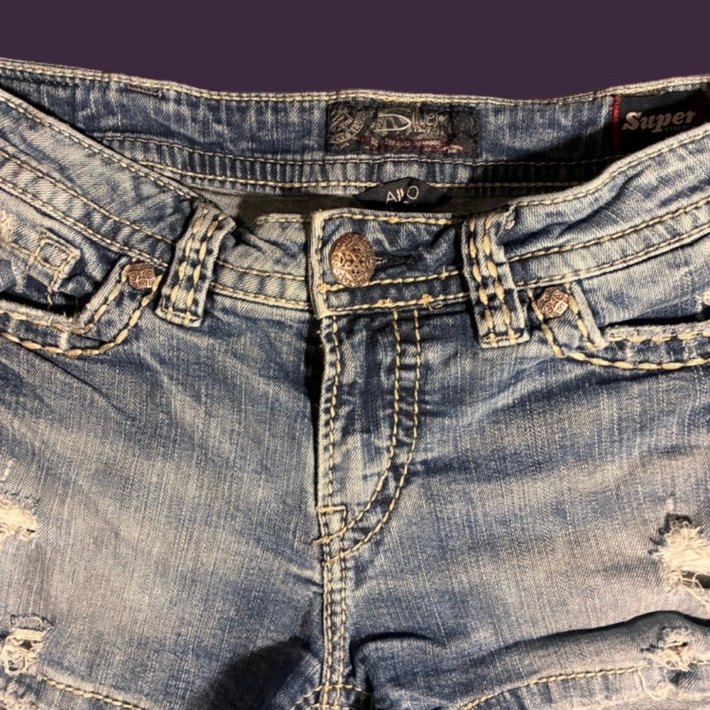 Silver Jeans Co. Aiko Mid Distressed Denim Shorts Women’s W31/L3 - Picture 4 of 10